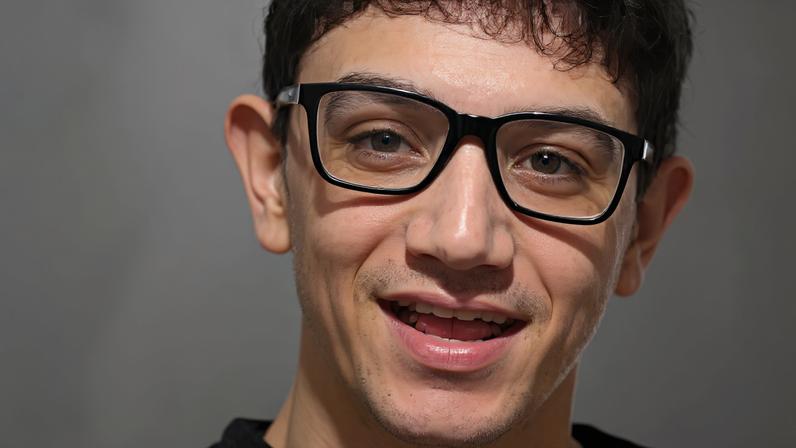 A batalha de Brayan: um adolescente e sua luta por tratamento