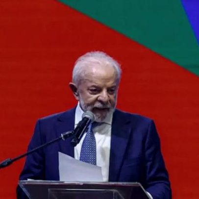 Lula defende regulação de redes sociais para evitar intromissão externa