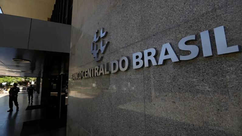 BC atualiza regras para o serviço de pagamento ou transferência internacional (eFX) — Foto: Agência O Globo