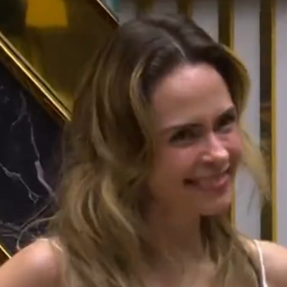 Look all white de Ana Paula Renault na final do BBB 26 frustra fãs