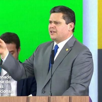 Davi critica ataques às instituições durante posse de ministro