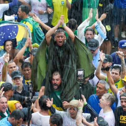 França analisa ofensiva bolsonarista contra STF e recuo da esquerda entre jovens