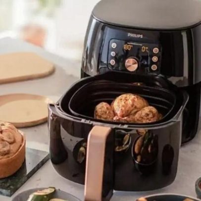 Papel manteiga na air fryer pode causar problemas, alerta para usuários