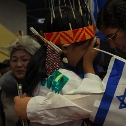 Mais de 250 indianos descendentes de tribo bíblica chegam para morar em Israel