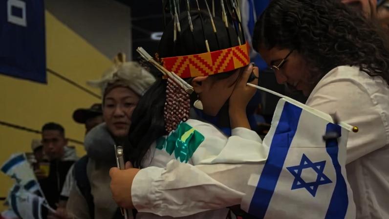 Os recém-chegados foram recebidos com festa em Israel. (Foto: Reprodução/Instagram/Ministry of Aliyah and Integration).