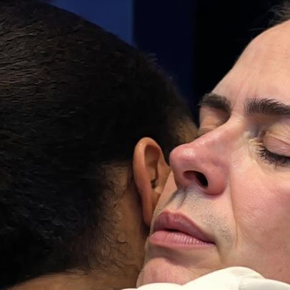 Ana Paula Renault é consolada por Milena após morte do pai no BBB 26