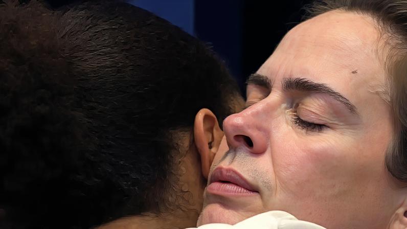 Após morte do pai, Ana Paula Renault ganha conforto de Milena, que oferece ajuda de Milena, que oferece ajuda: 'Se você quiser, eu posso...'.