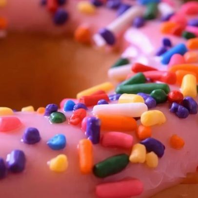 Do conflito às vitrines, donuts ganham popularidade global