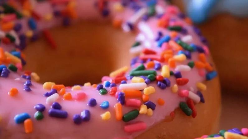 Do conflito às vitrines, donuts ganham popularidade global