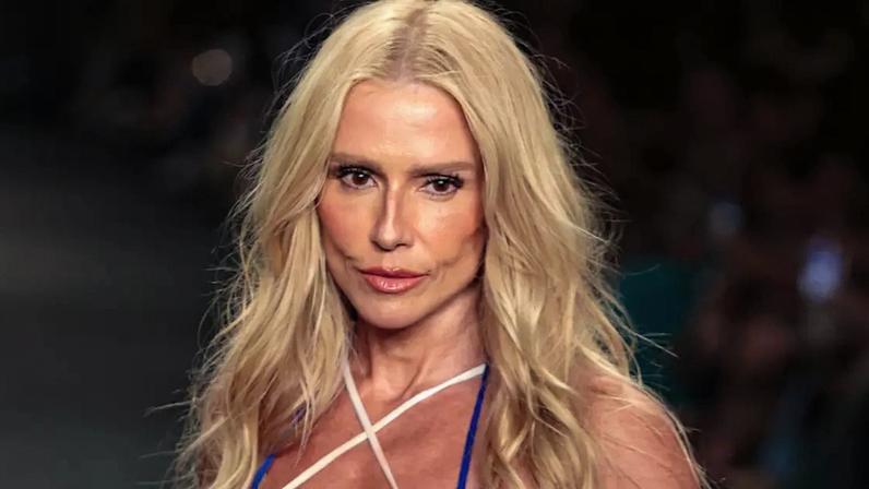 Rio Fashion Week: Deborah Secco, Camila Pitanga e outras celebridades desfilam