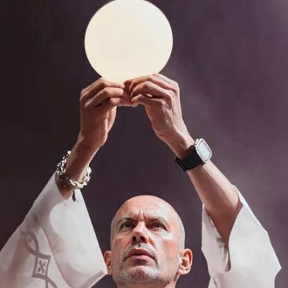 Padre Lucas Gonçalves busca tratamento inovador com urgência