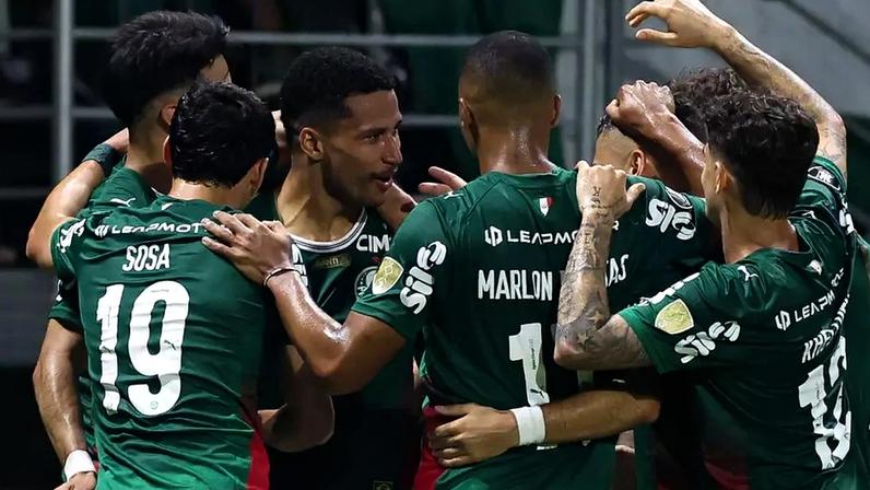 O jogador Murilo, da SE Palmeiras, comemora seu gol contra a equipe do C Sporting Cristal, durante partida válida pela fase de grupos, da Conmebol Libertadores, na arena Allianz Parque.