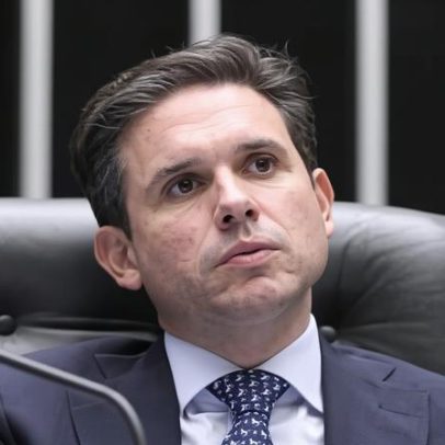 Presidente da Câmara anuncia discussão sobre revisão da taxa das blusinhas
