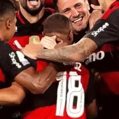 Flamengo vence o Bahia no Maracanã e sobe para o G-4