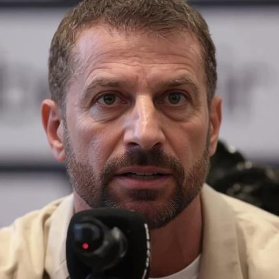 Pedrinho intensifica cobrança em meio à crise do Vasco