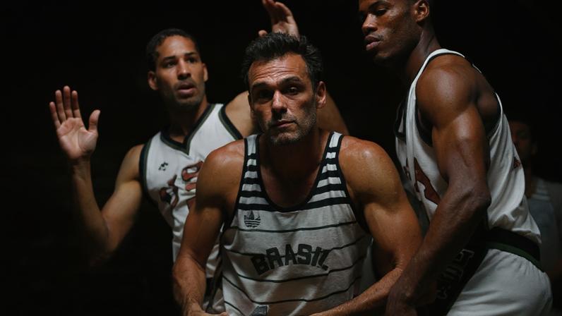 Oscar Schmidt em partida conta os EUA na final dos Jogos Panamericanos de 1987