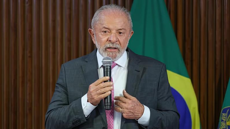 Lula diz que Brasil cansou de ser tratado como país 'pequeno ou invisível'