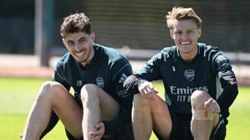 Mikel Arteta durante atividade no CT do Arsenal –