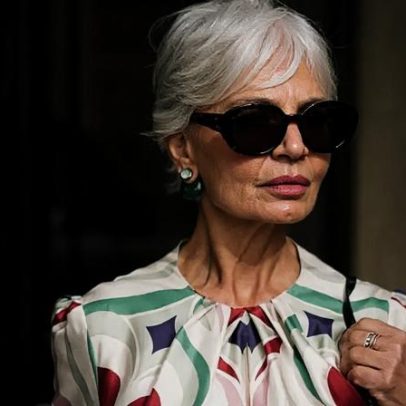 Como se vestir bem aos 50+: vestidos elegantes que valorizam a silhueta