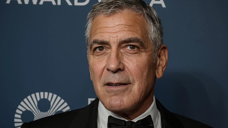 George Clooney condena tiroteio em Washington e apela aos EUA para serem grandes