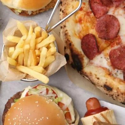 Ver comida online pode ajudar quem está de dieta, aponta paradoxo visual