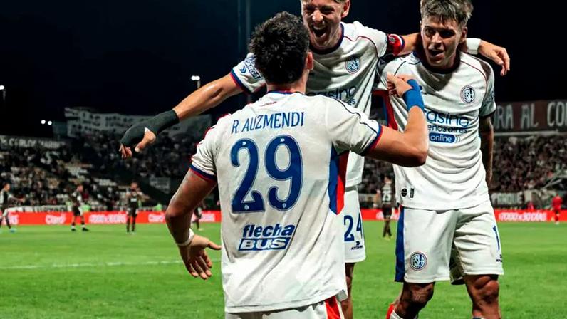 San Lorenzo chega embalado para o confronto contra o Santos –