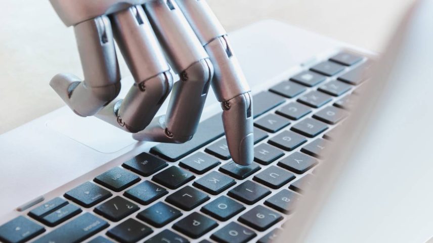 DESAFIO Mão de obra qualificada não acompanha o ritmo do avanço do crescimento da Inteligência Artificial (Reprodução/VEJA)
