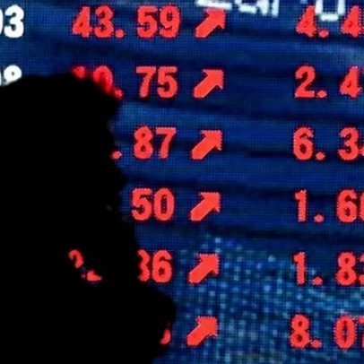 Bolsas da Ásia fecham sem direção diante do bloqueio do Estreito de Ormuz