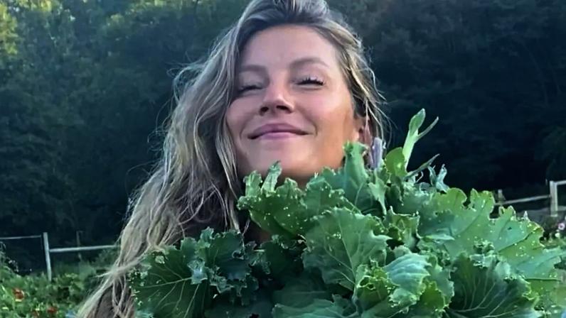 Gisele Bündchen deixou a dieta vegana e voltou a comer carne por motivo ligado à sua infância: 'Eu sentia muita falta disso'.