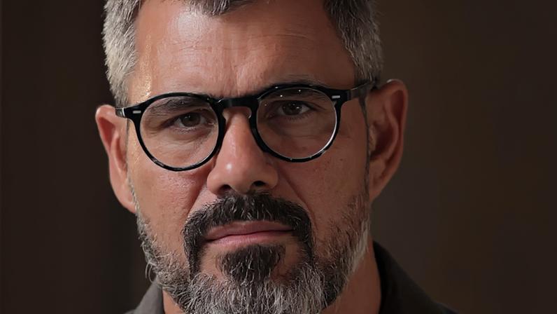 Juliano Cazarré cria evento para homens e é detonado por famosos: 'Por favor'
