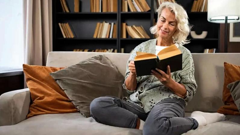 A leitura pode ser uma grande aliada no envelhecimento saudável