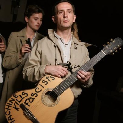 Hinos de protesto de Woody Guthrie ganham eco entre nova geração