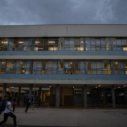 Professores de SP encerram greve, mantêm mobilização