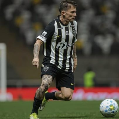 Bernard se arrepende de comemoração polêmica: admite erro