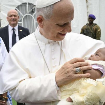 Papa diz que fé e compromisso social devem caminhar juntos
