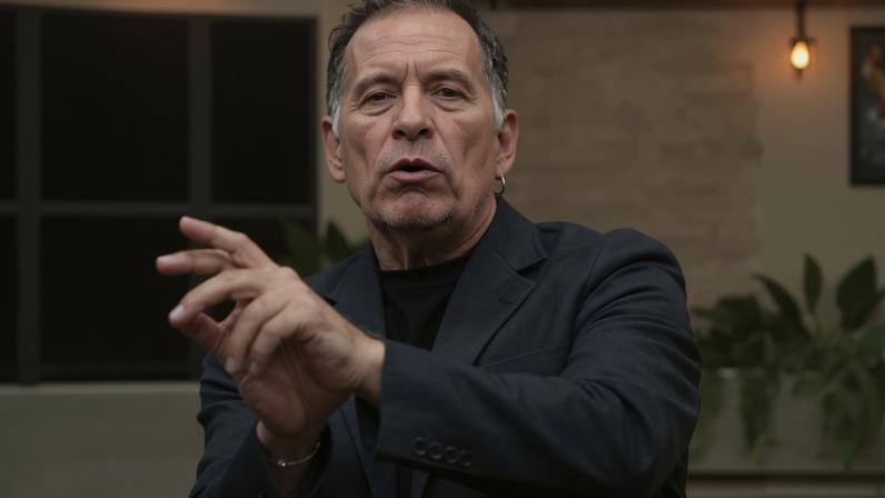 Gente? Leandro Hassum cita o 'BBB' em discurso de eliminação no 'Casa do Patrão', admite referências e web dispara: 'Melhor que o Tadeu'.
