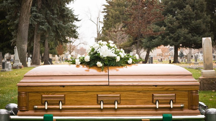 Posso fabricar meu próprio caixão para enterro?