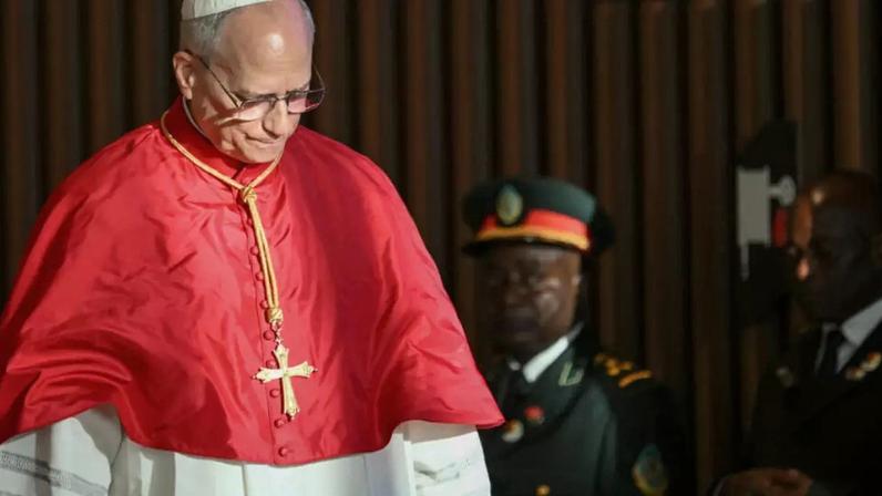 Papa Leão XIV antes de encontro com autoridades em Luanda, em 18 de abril de 2026.