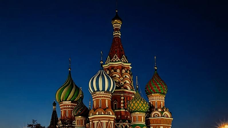 Cúpulas coloridas realçam o charme das catedrais russas