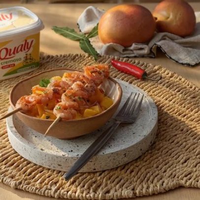Ceviche de manga com camarão salteado: prato leve e tropical