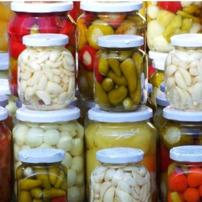 Toque de acidez na refeição: como são feitos os picles