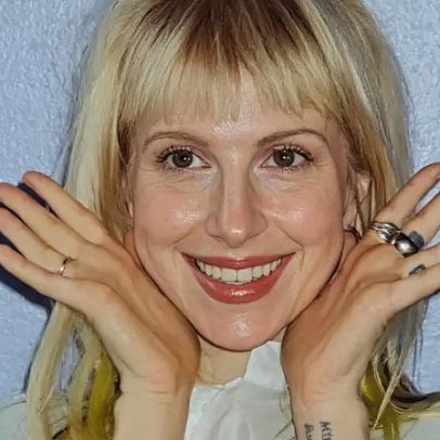 Hayley Williams chega ao Brasil para apresentação única