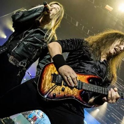 Angra faz versão de Calcinha Preta para Bleeding Heart em SP; veja vídeo