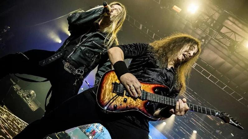 Angra em show especial no Espaço Unimed