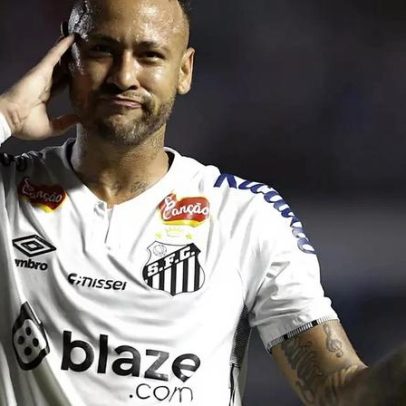 Neymar vira atração após jogo e presenteia jogador do San Lorenzo com chuteiras