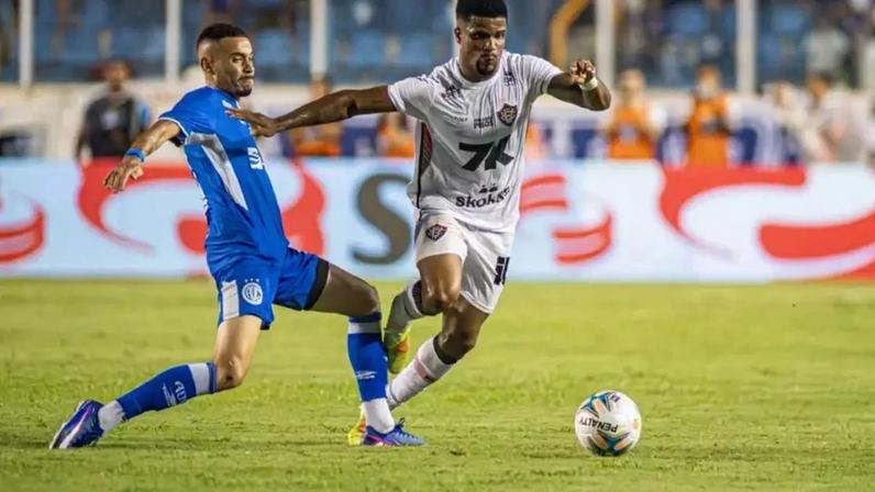 Vitória encarou o Confiança no Batistão