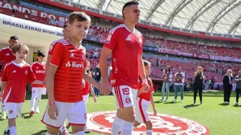 Pezzolano barrou Borré no Inter –