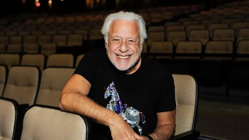 Antonio Fagundes derrota casal que pediu indenização na Justiça de R$ 20 mil por danos morais após ser barrado em teatro.