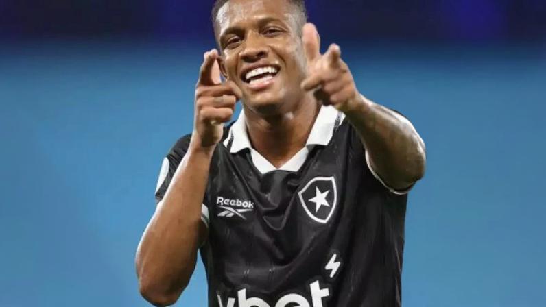 Danilo tem oito gols na temporada pelo Botafogo –
