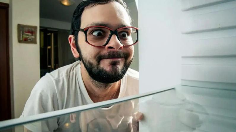 Veja como matar a fome á noite de forma saudável